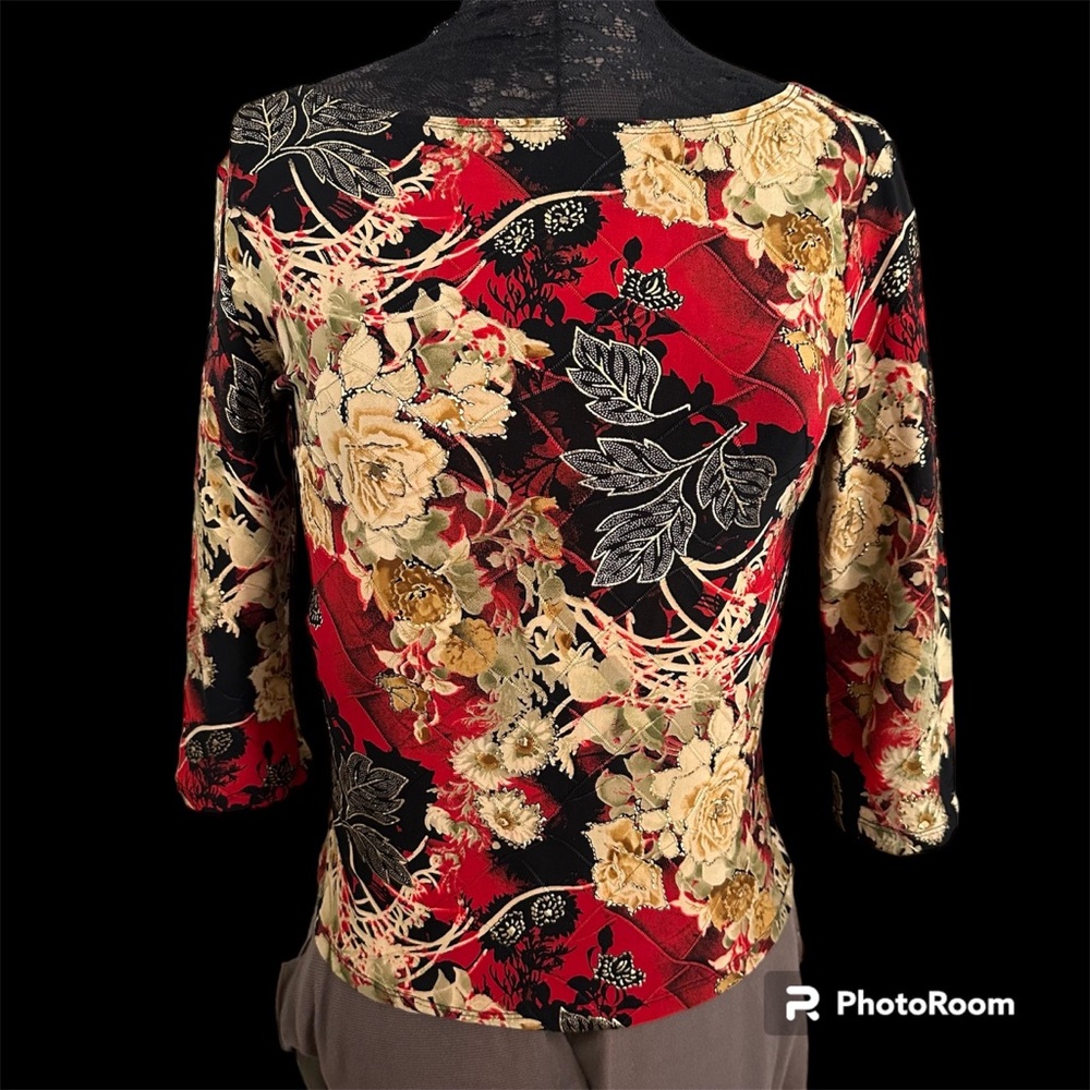 Beautiful top with floral and golden textured embellished fabric size PM